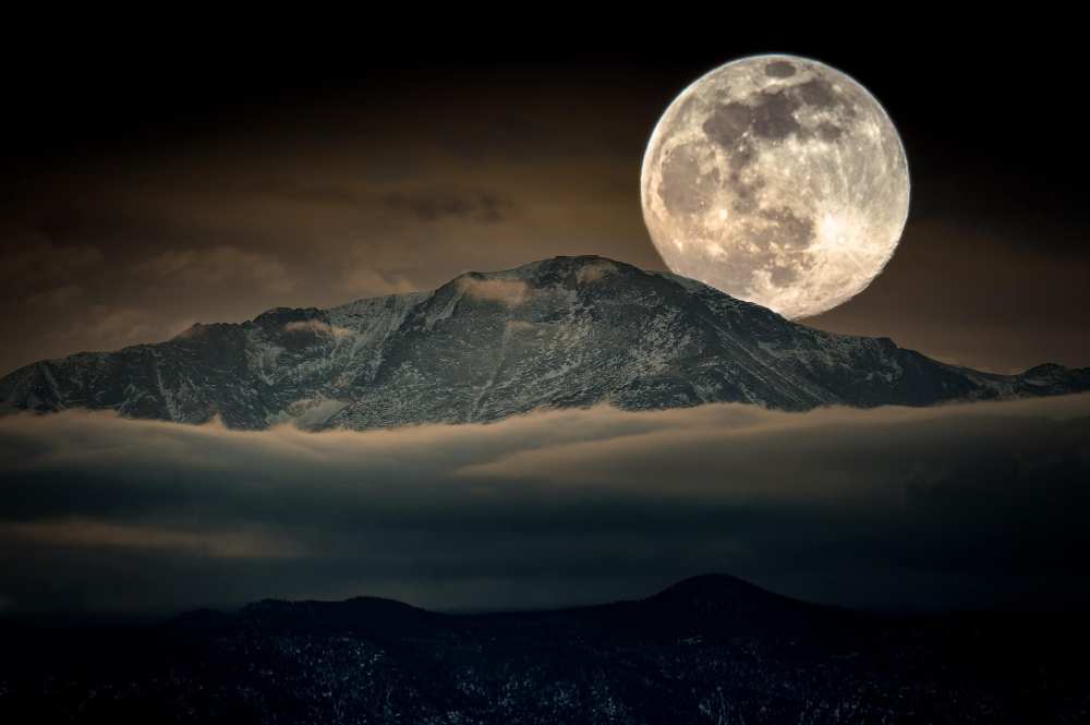 Pikes Peak Super Moon
